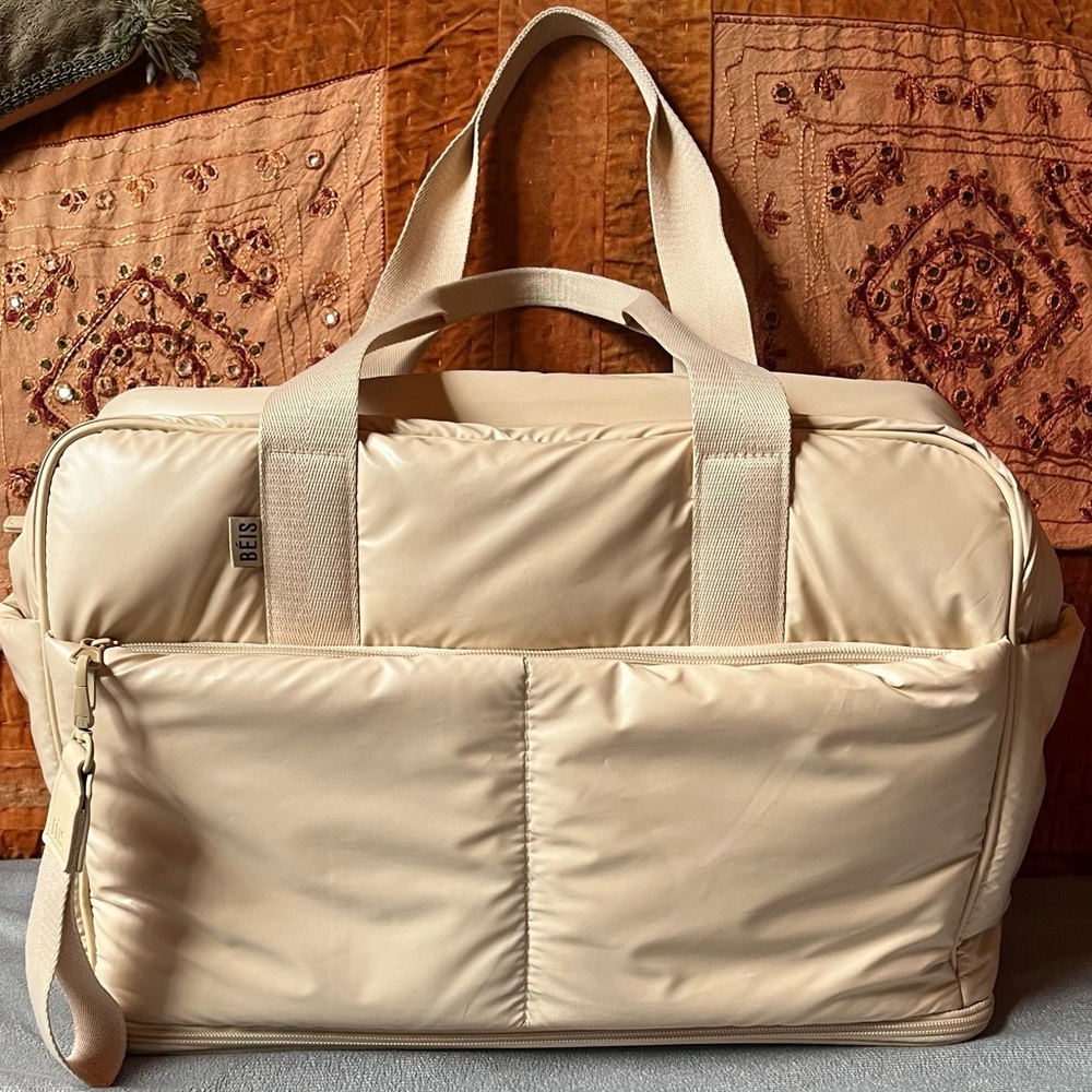 Beis Beige Expandable Air Duffel Puffer